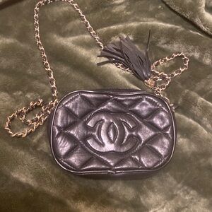 Vintage Chanel crossbody
